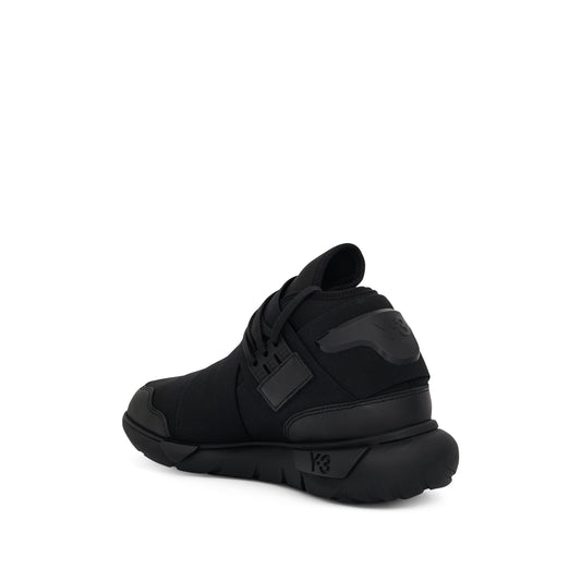 Qasa Sneaker in Black