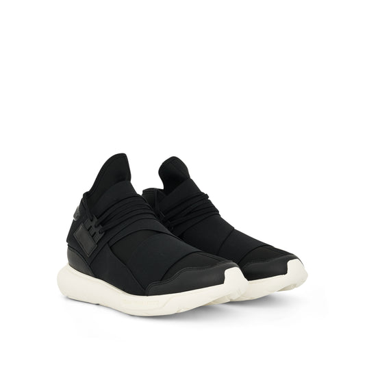 Qasa Sneaker in Black/Off White