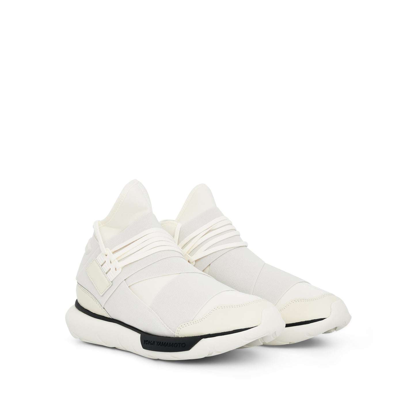 Qasa Sneaker in Cream White/Black