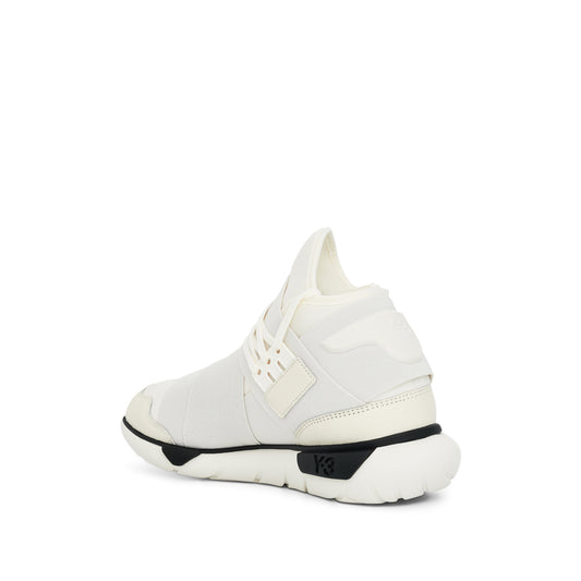 Qasa Sneaker in Cream White/Black