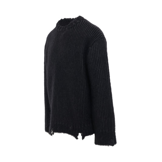 Bulky Yarn Basic Pullover in Black