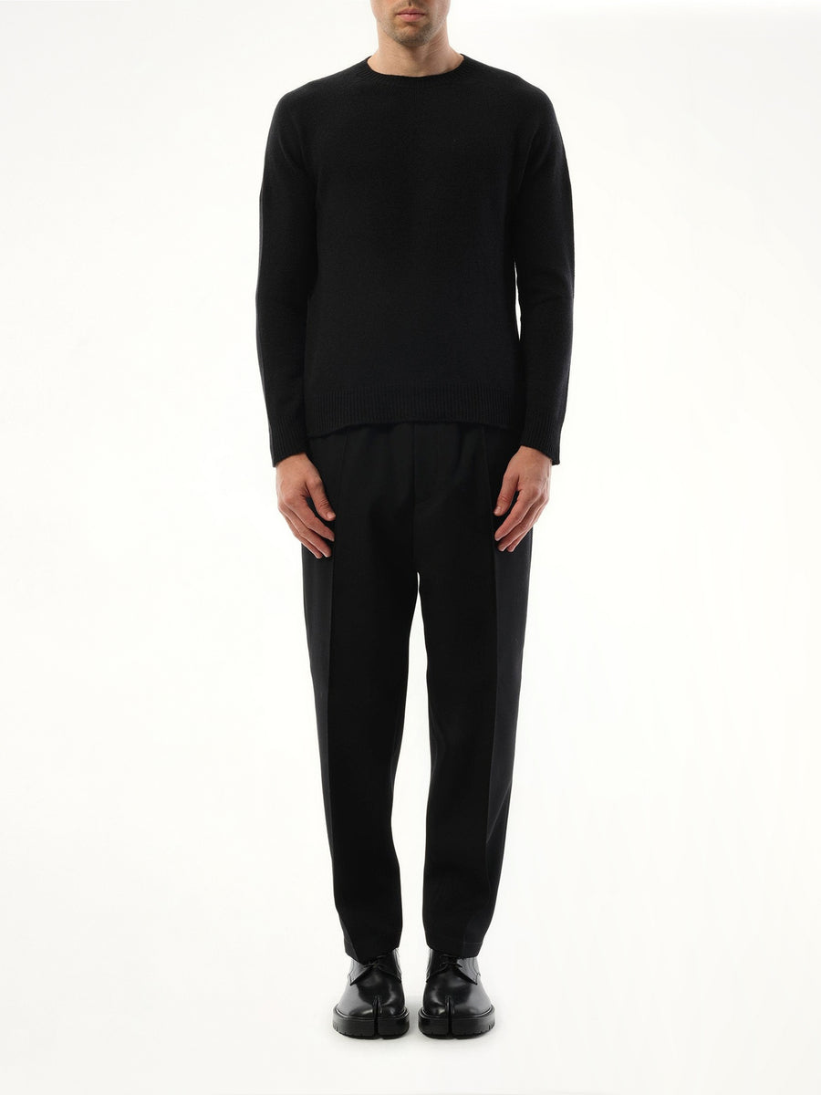 Cashmere Seamless Sweater in Black