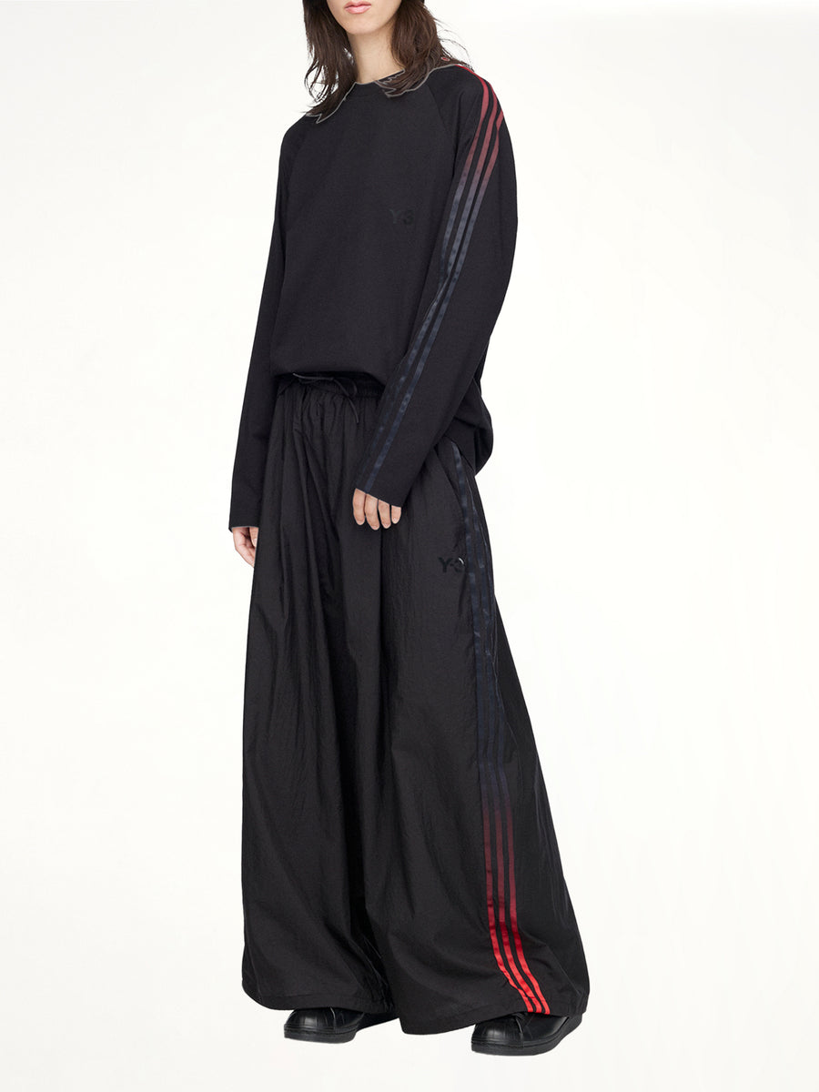 Gradient 3 Stripe LS T-Shirt in Black/Red