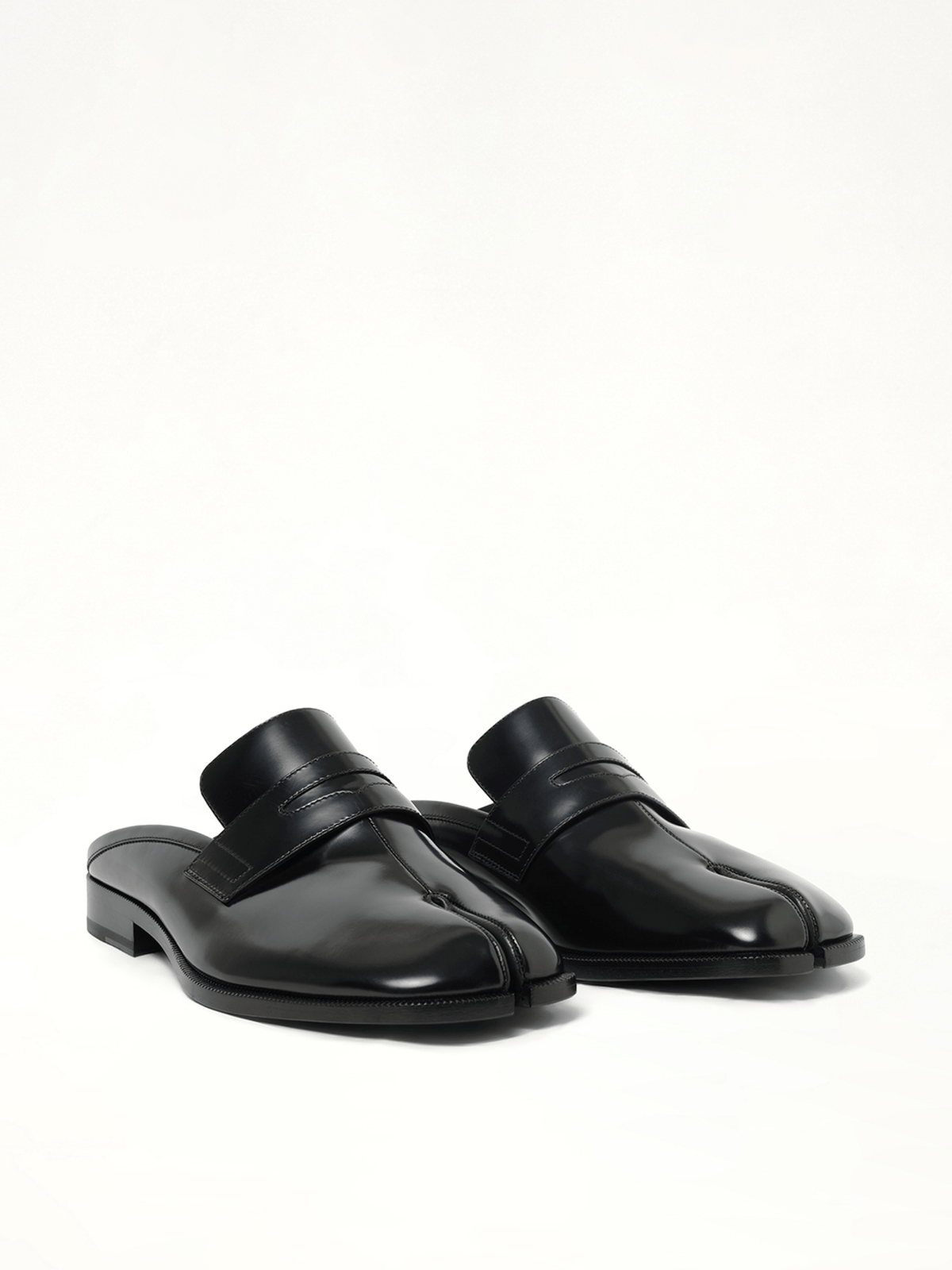Tabi Mule in Black Front View | MAISON MARGIELA