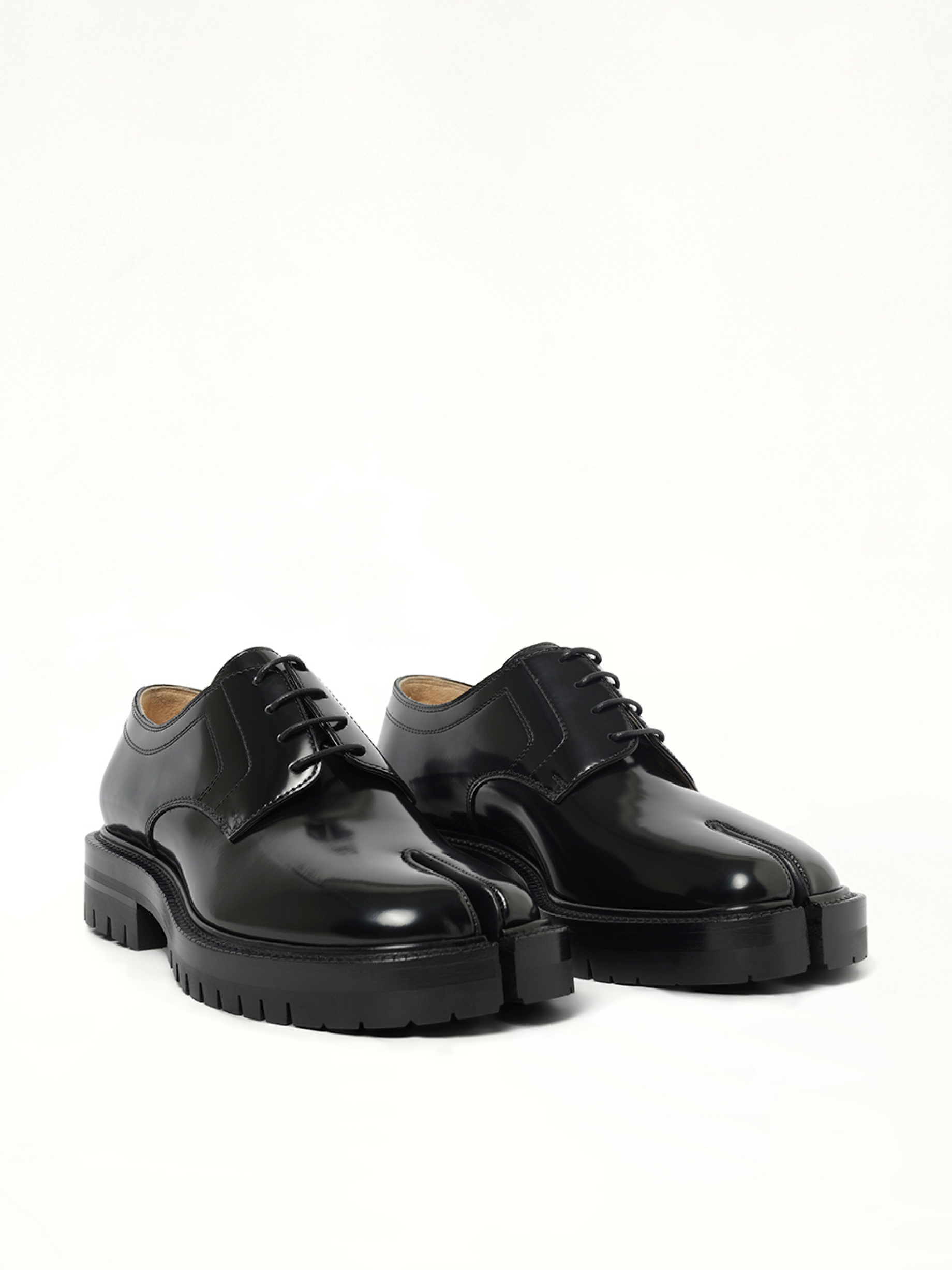 Tabi Lace-Ups Chunky Sole in Black Front View | MAISON MARGIELA