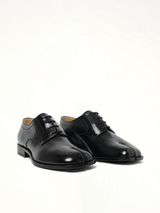 Tabi Lace-Up Derby in Black Front View | MAISON MARGIELA