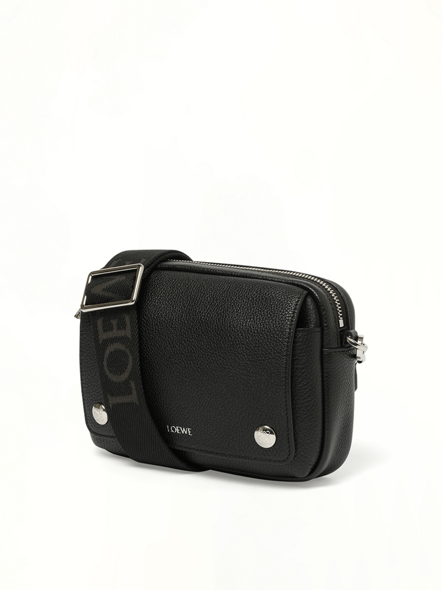 Calfskin Pebble Messenger Small in Black