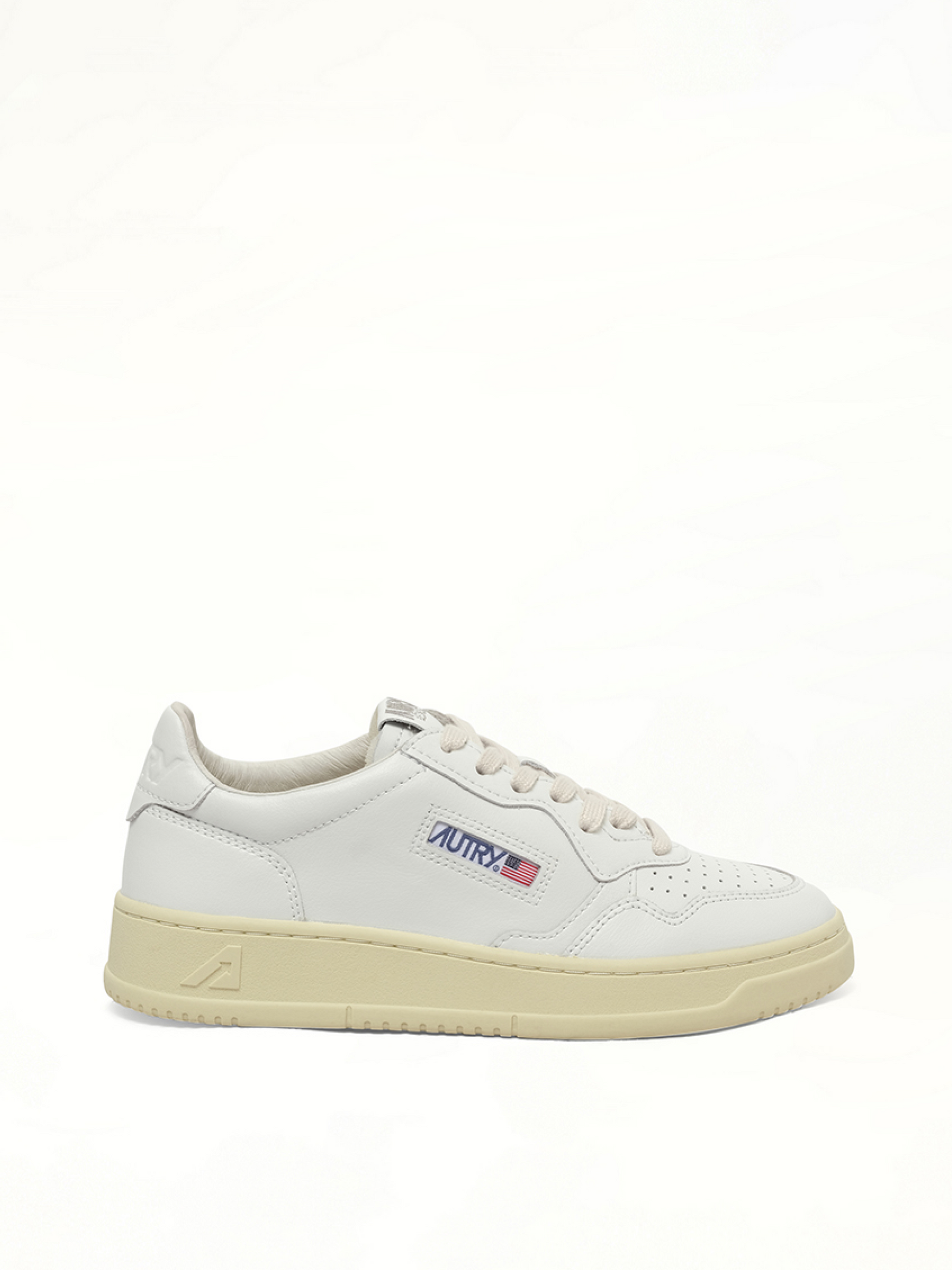 Medalist Low Sneakers in White/White Side View | AUTRY