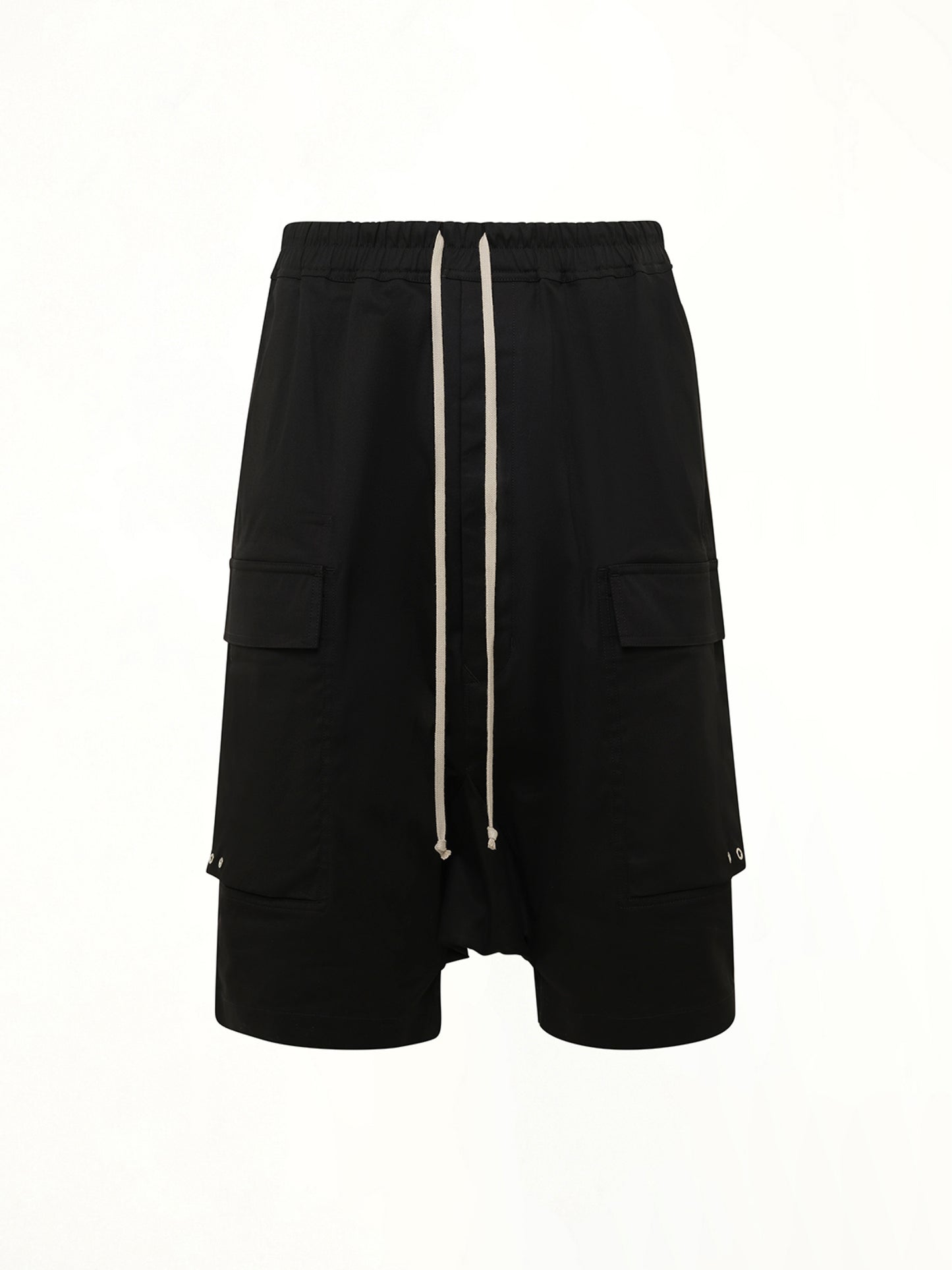 Cargo Pods Shorts in Black