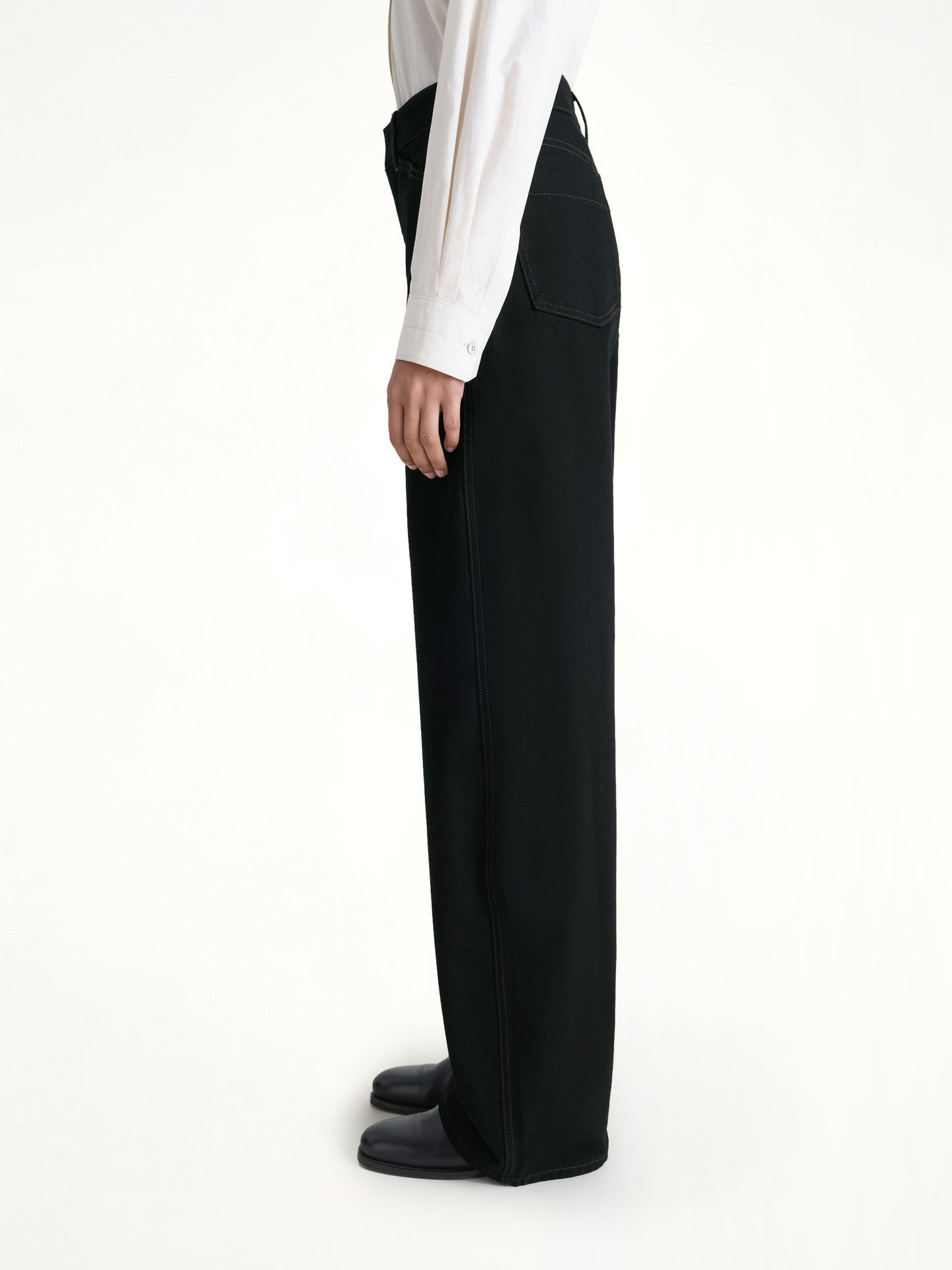 High Waisted Curved Pants in Black