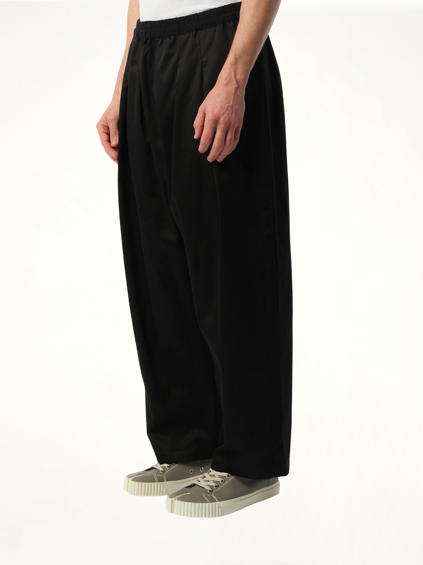 Stone Washed Relax Chinos in Black