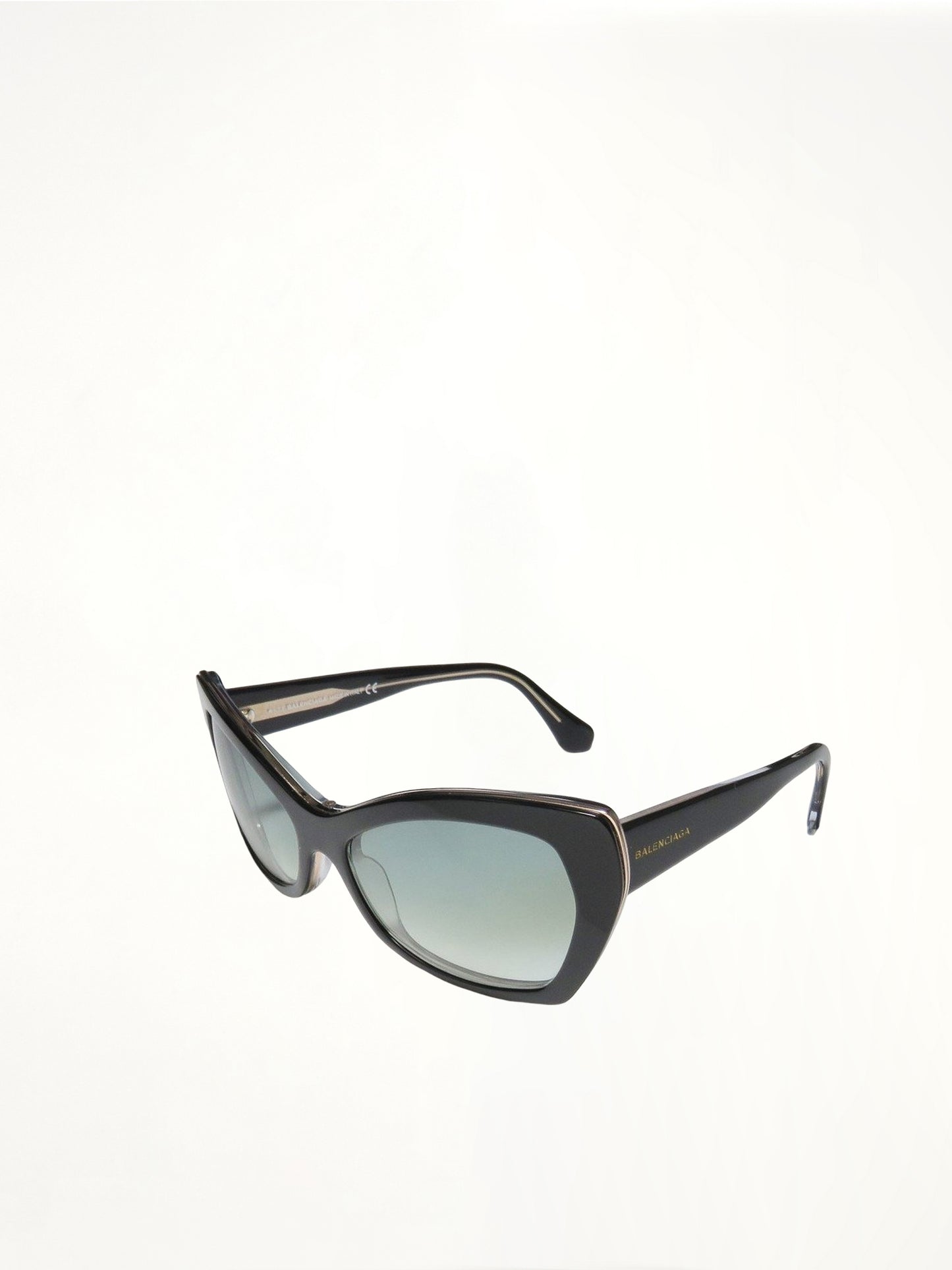Sunglasses in 03B