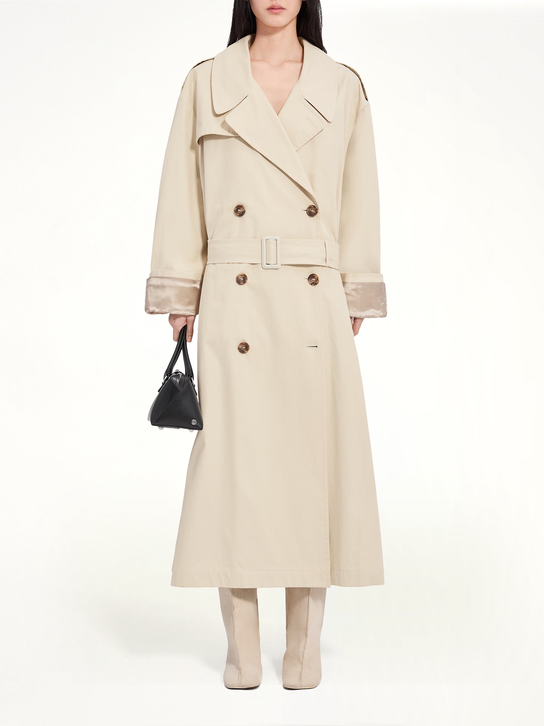 Trench Coat in Ecrù