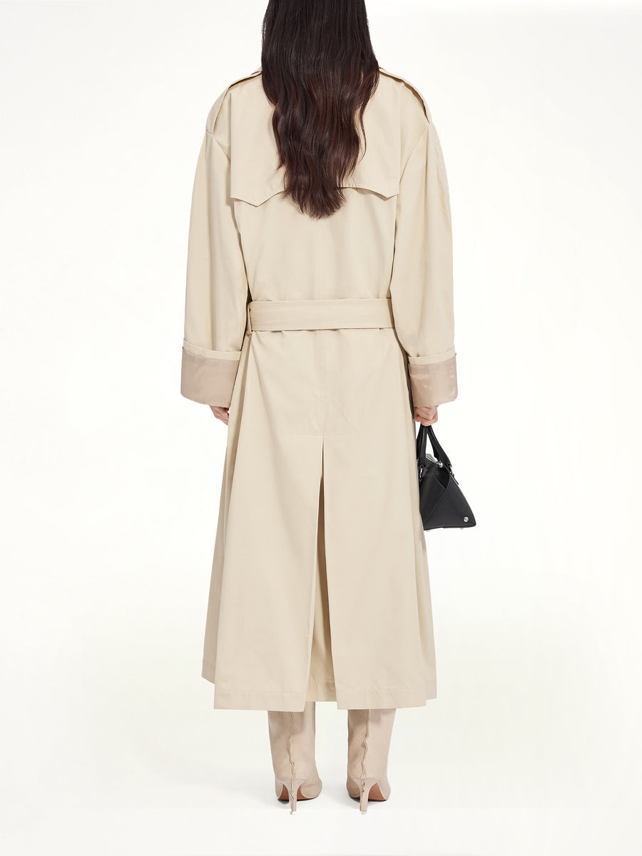 Trench Coat in Ecrù