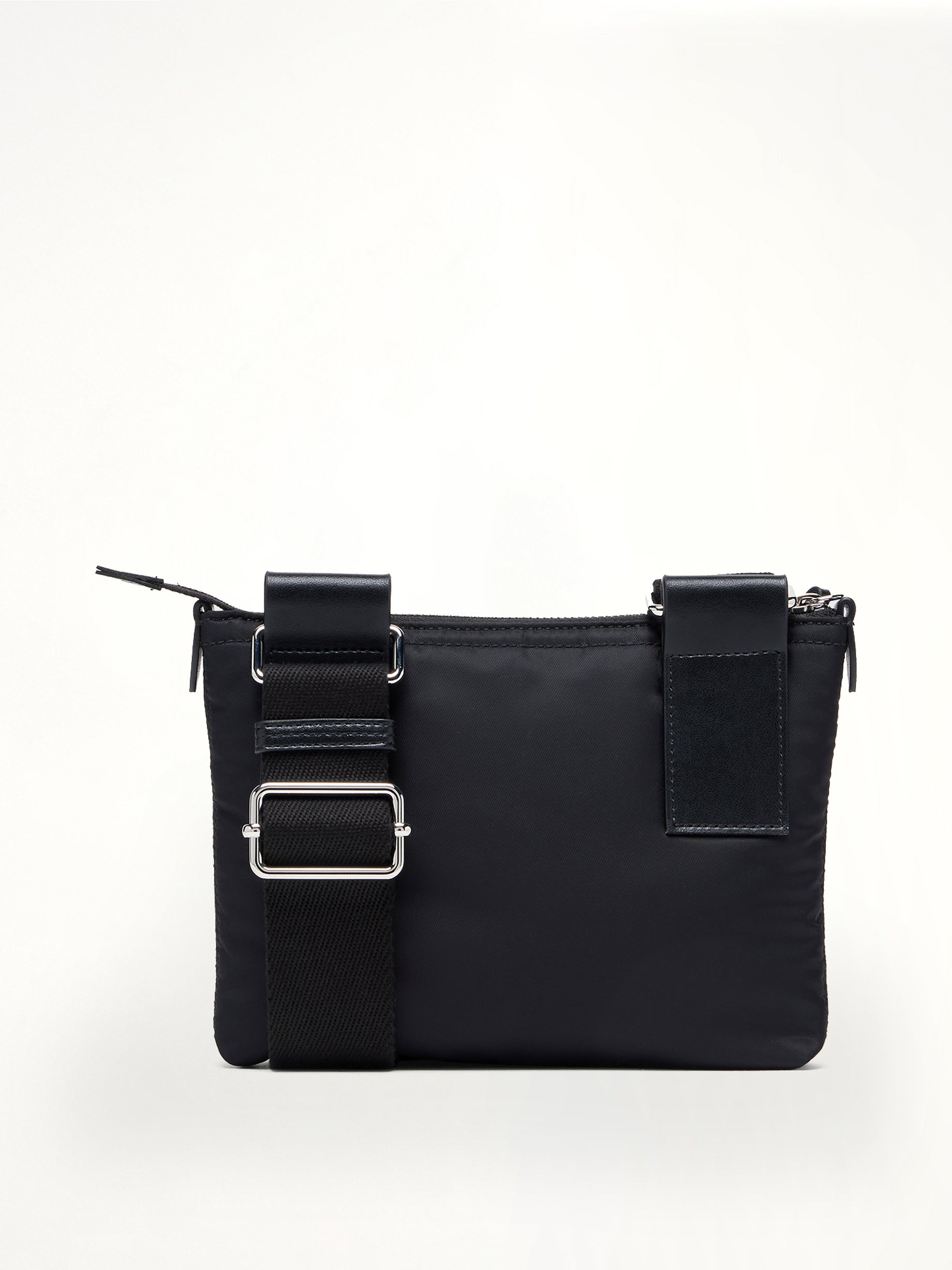 Zip Line Camera Bag in Black
