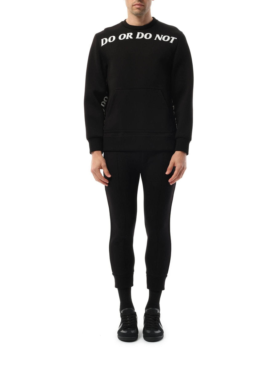 Sweatshirt in Black/White