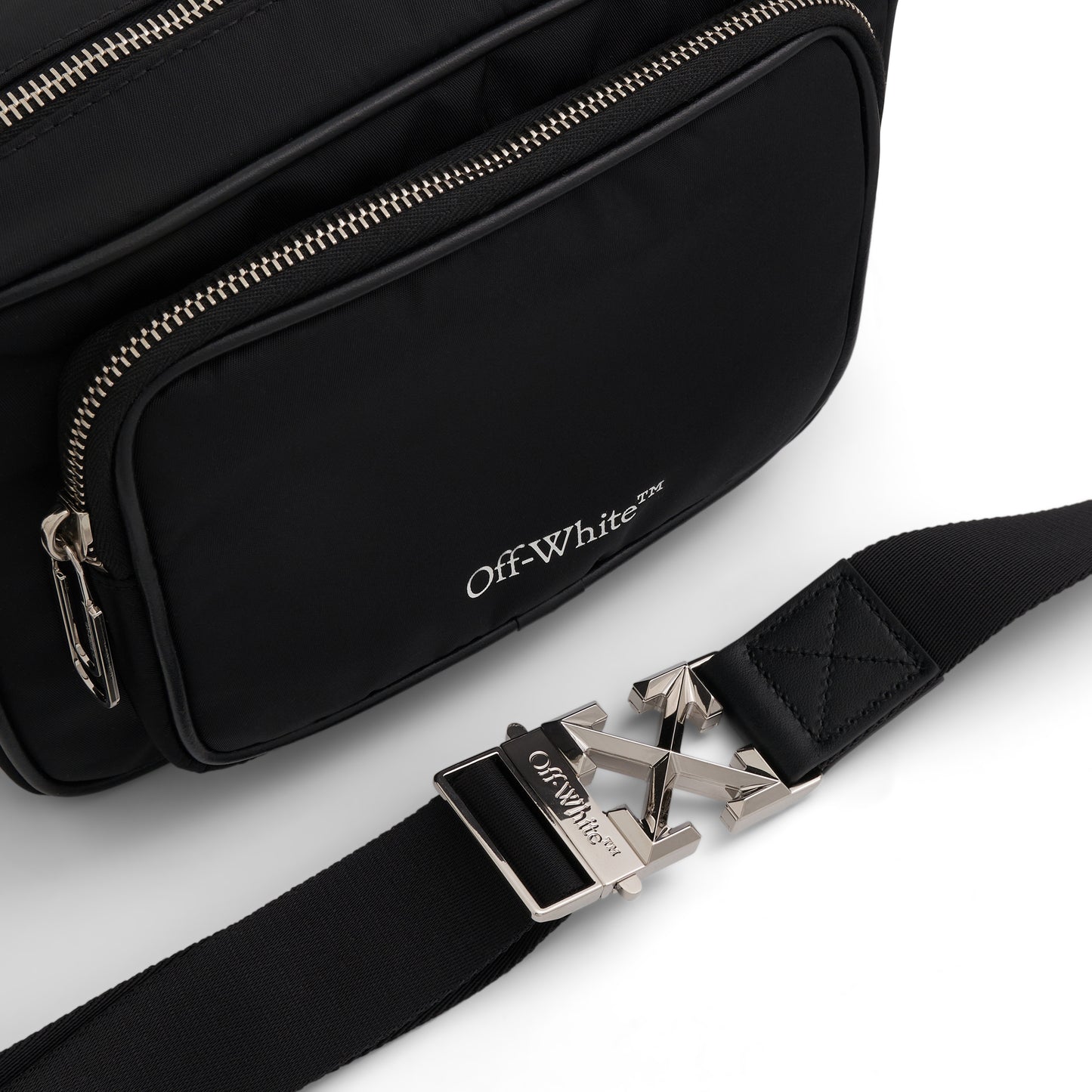 Arrow Tuc Camera Bag in Black