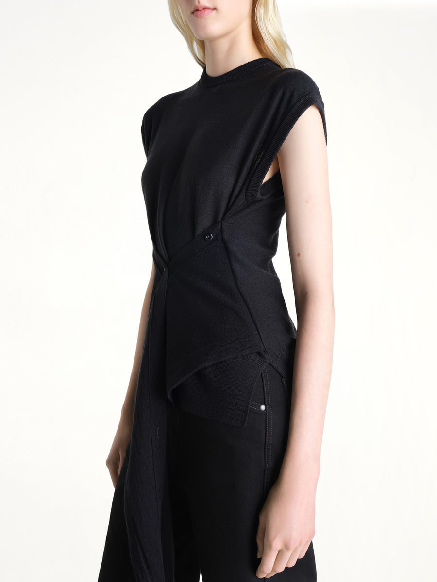 Sleeveless Buttoned Top in Black
