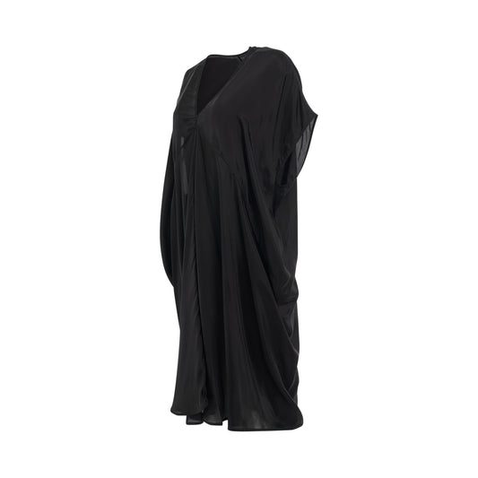 Tommykite V Dress in Black