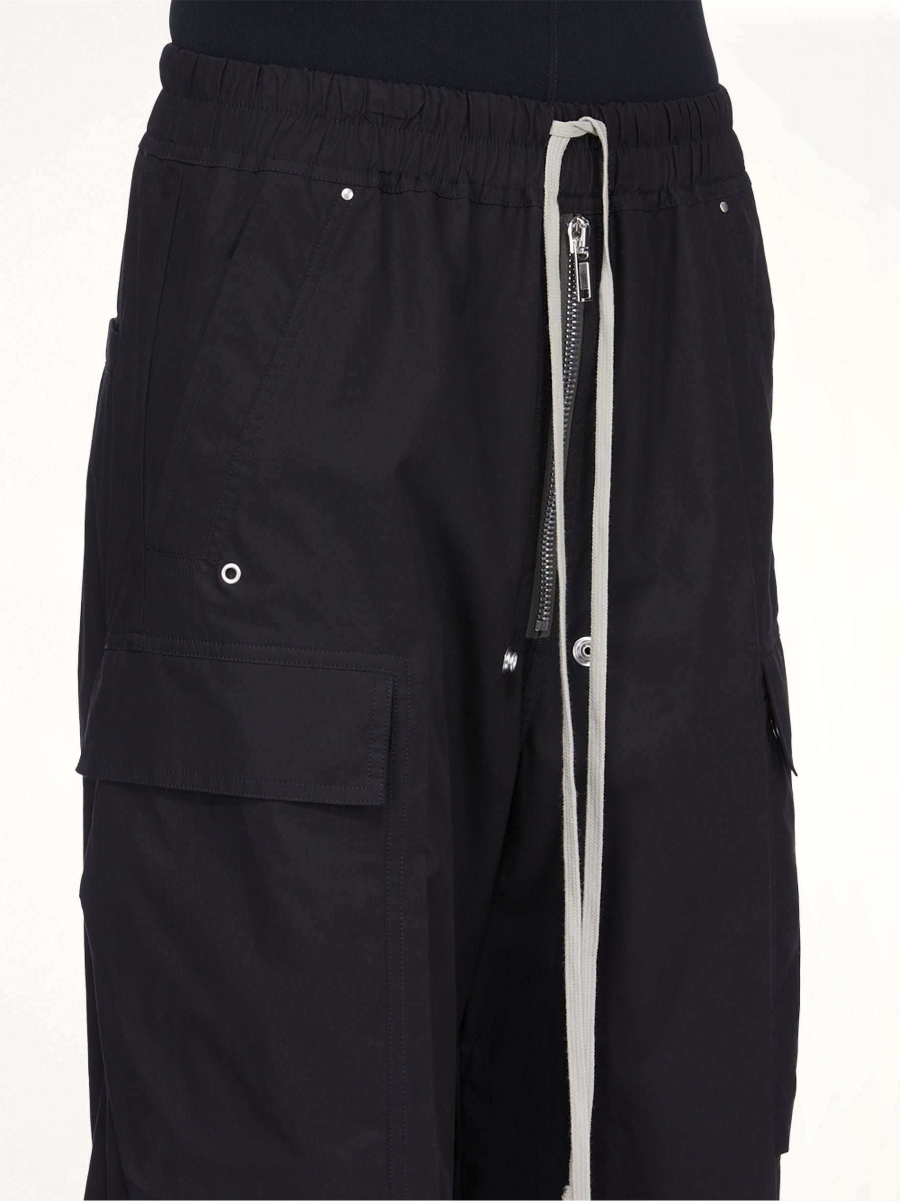 Cargobelas in Black