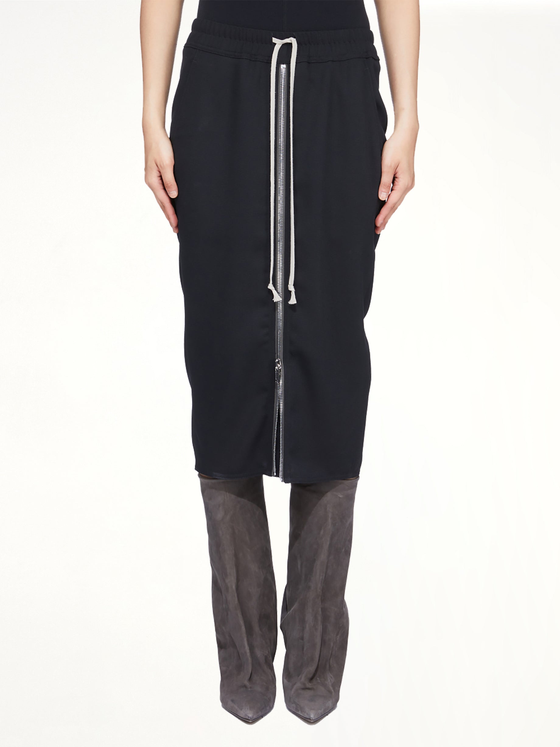 Zipped Short Pillar in Black