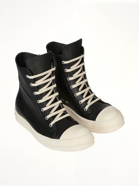 Sneaks in Black/Milk