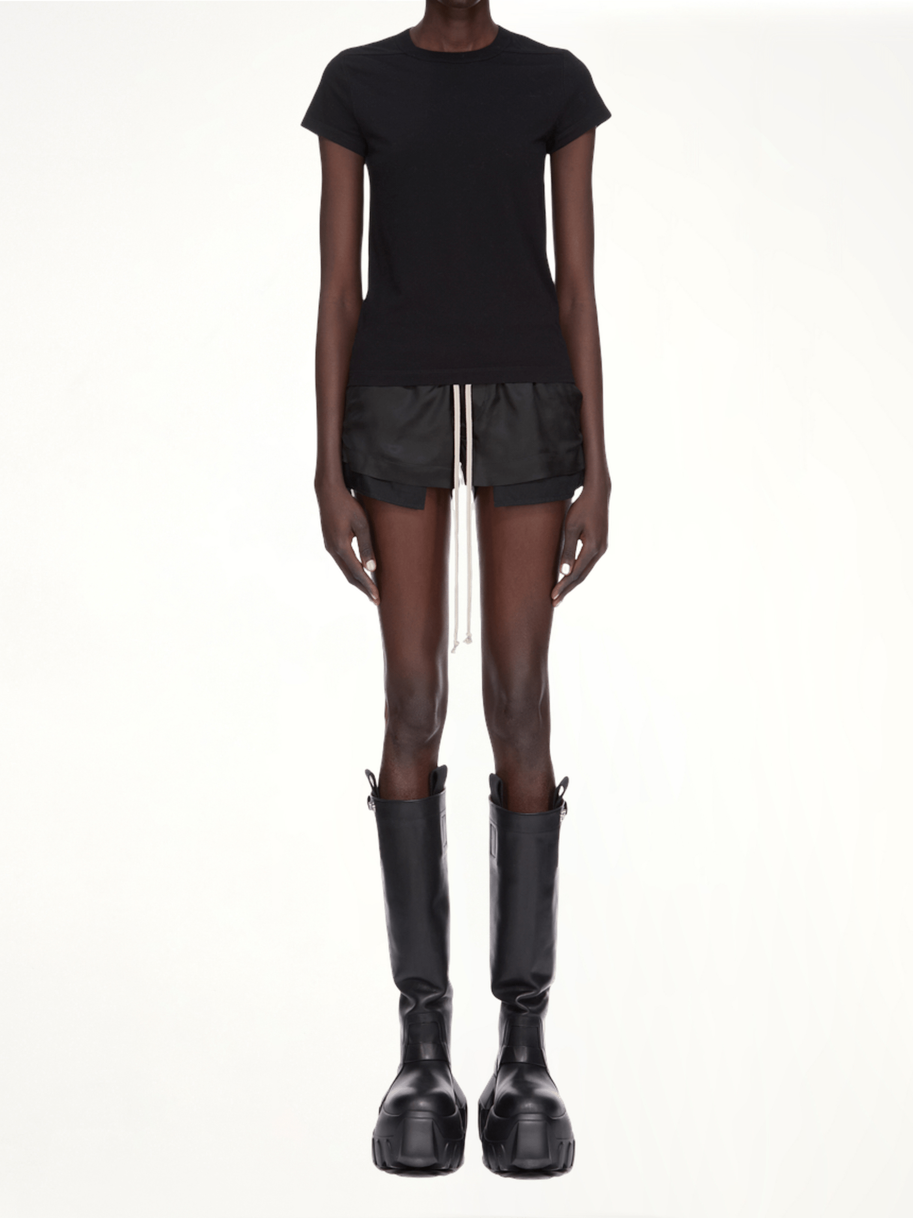 Cropped Level T-Shirt in Black