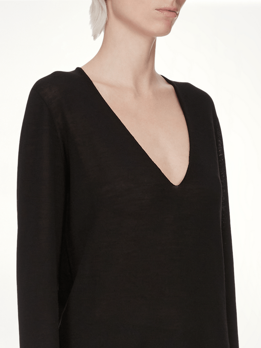 Merino V-Neck Pull in Black