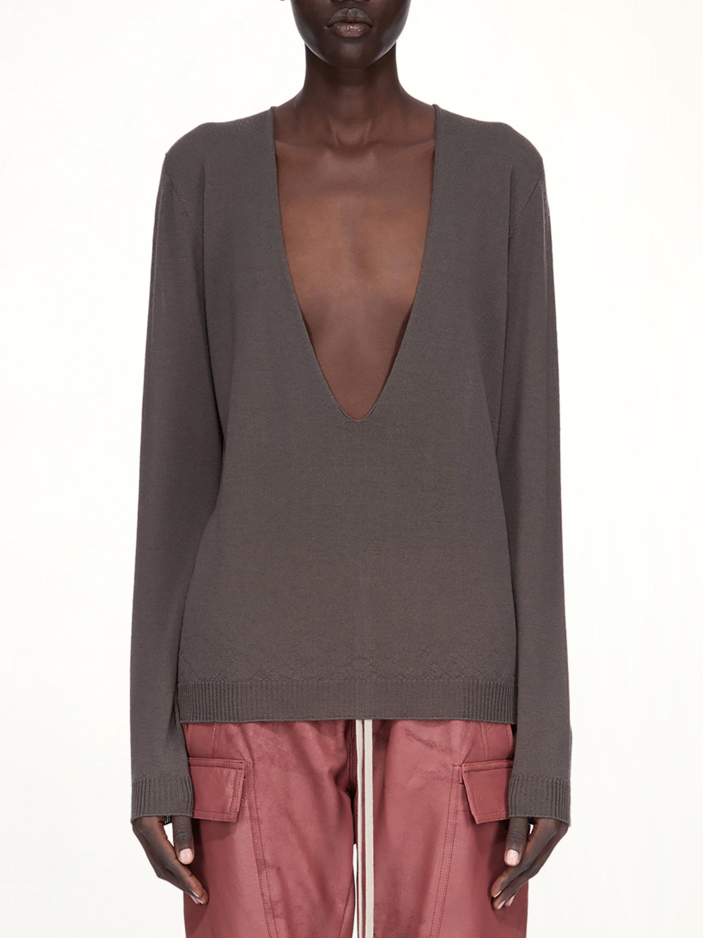 Extreme V Neck Pull in Dark Dust