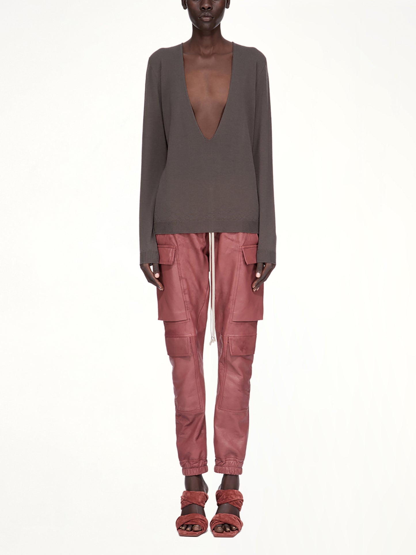 Extreme V Neck Pull in Dark Dust