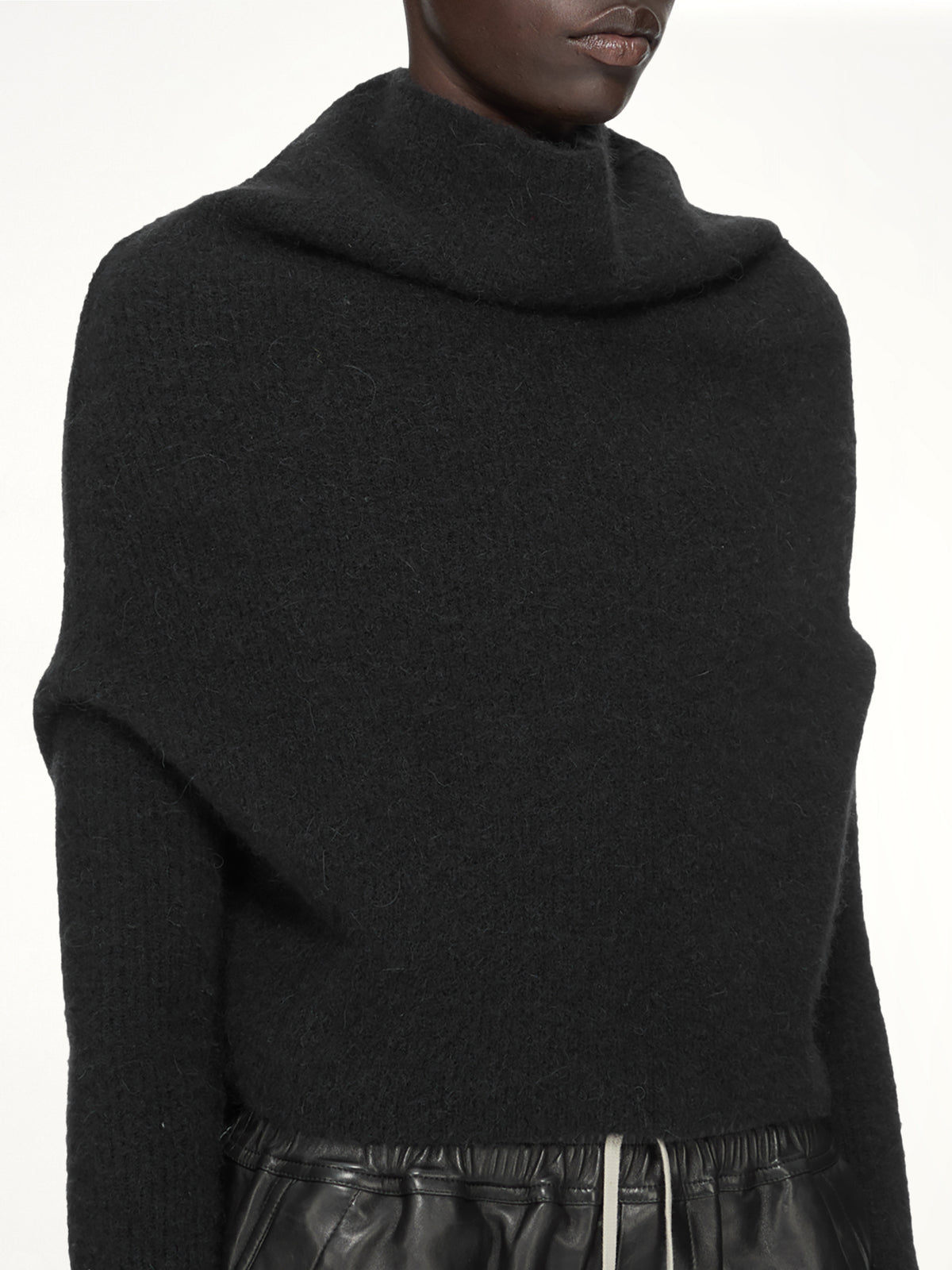 Alpaca Knit LS Cowl in Black