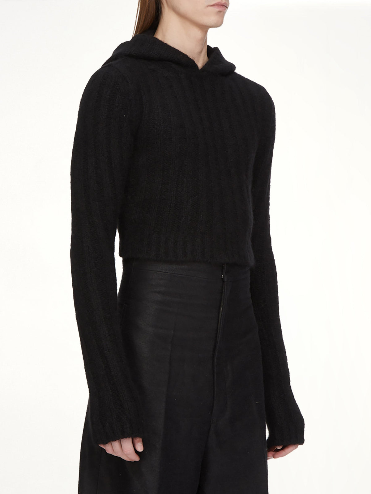 Tower Cropped Hooded Pull in Black