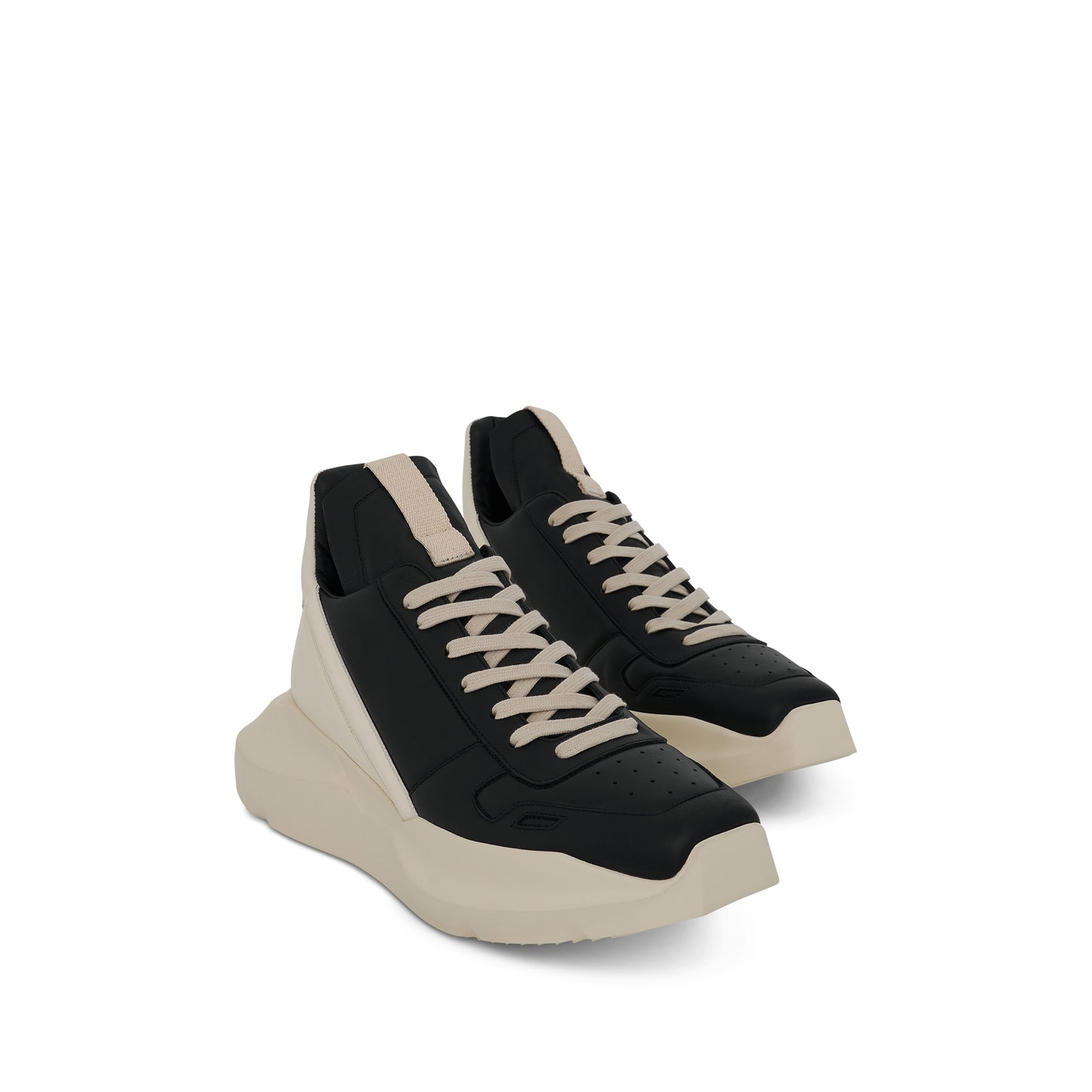 Geth Runner Sneaker in Black/Milk