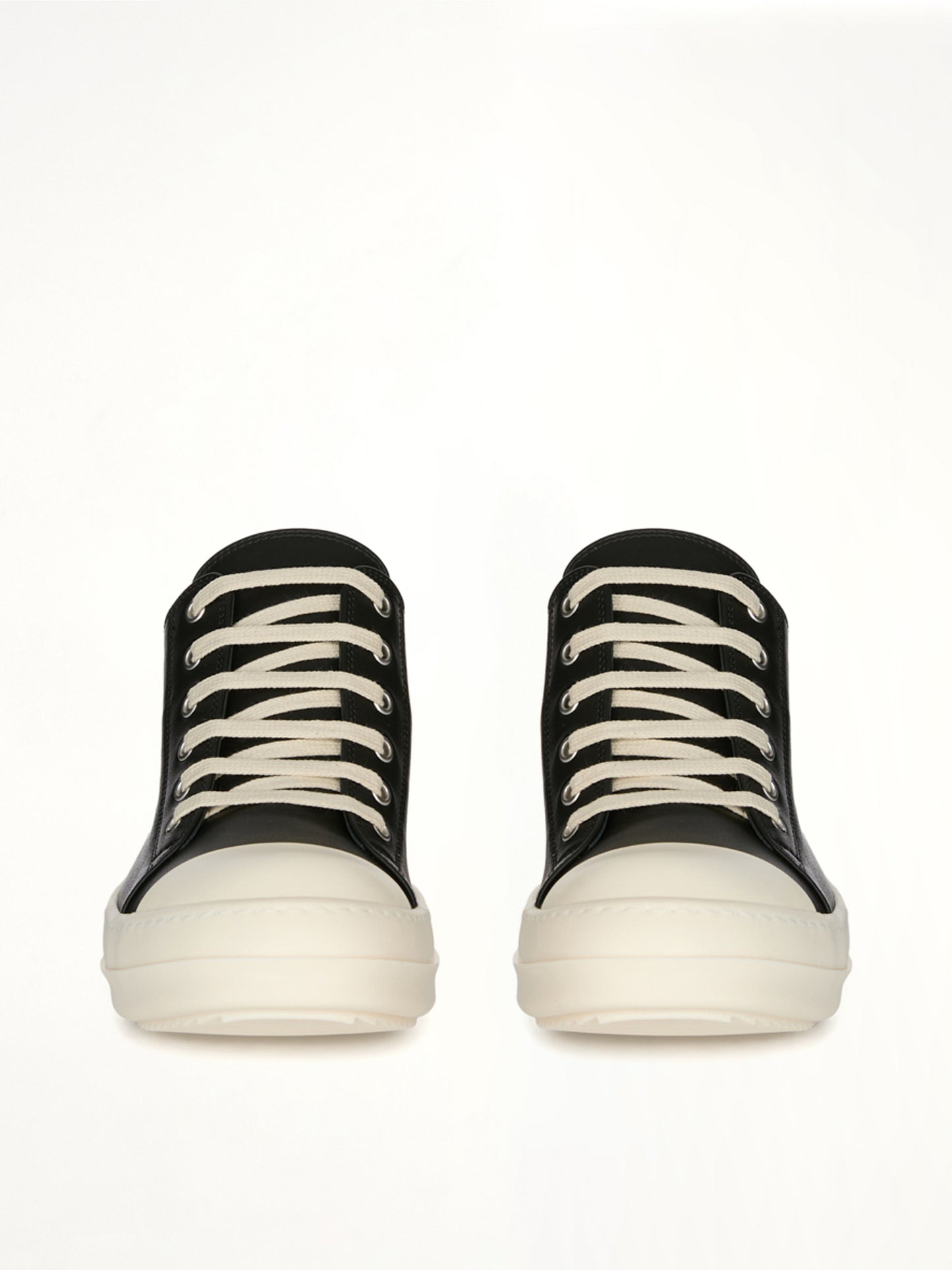 Low Sneaks in Black/Milk