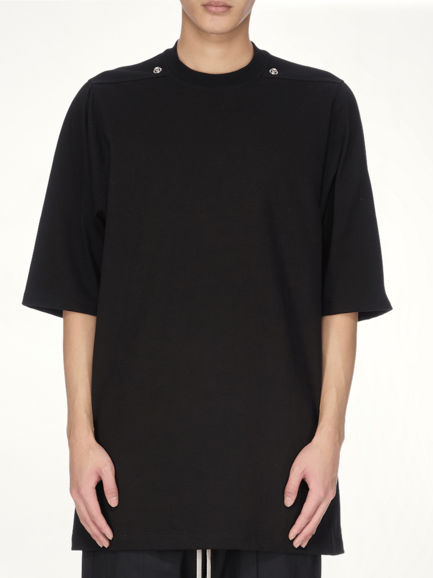 Jumbo SS Rivet T-Shirt in Black