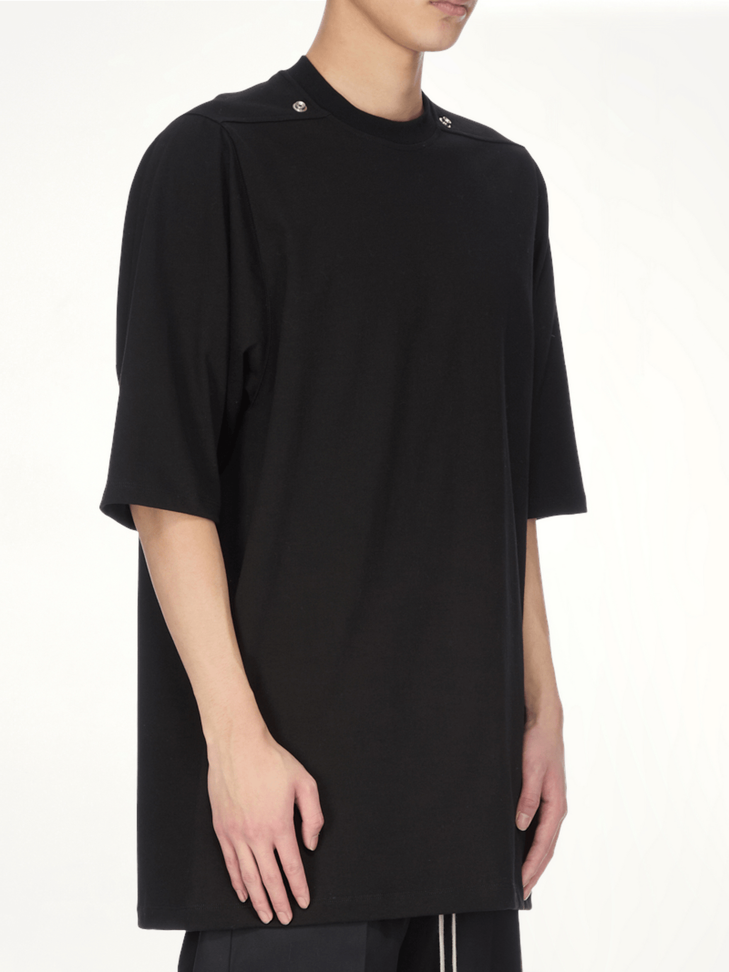 Jumbo SS Rivet T-Shirt in Black