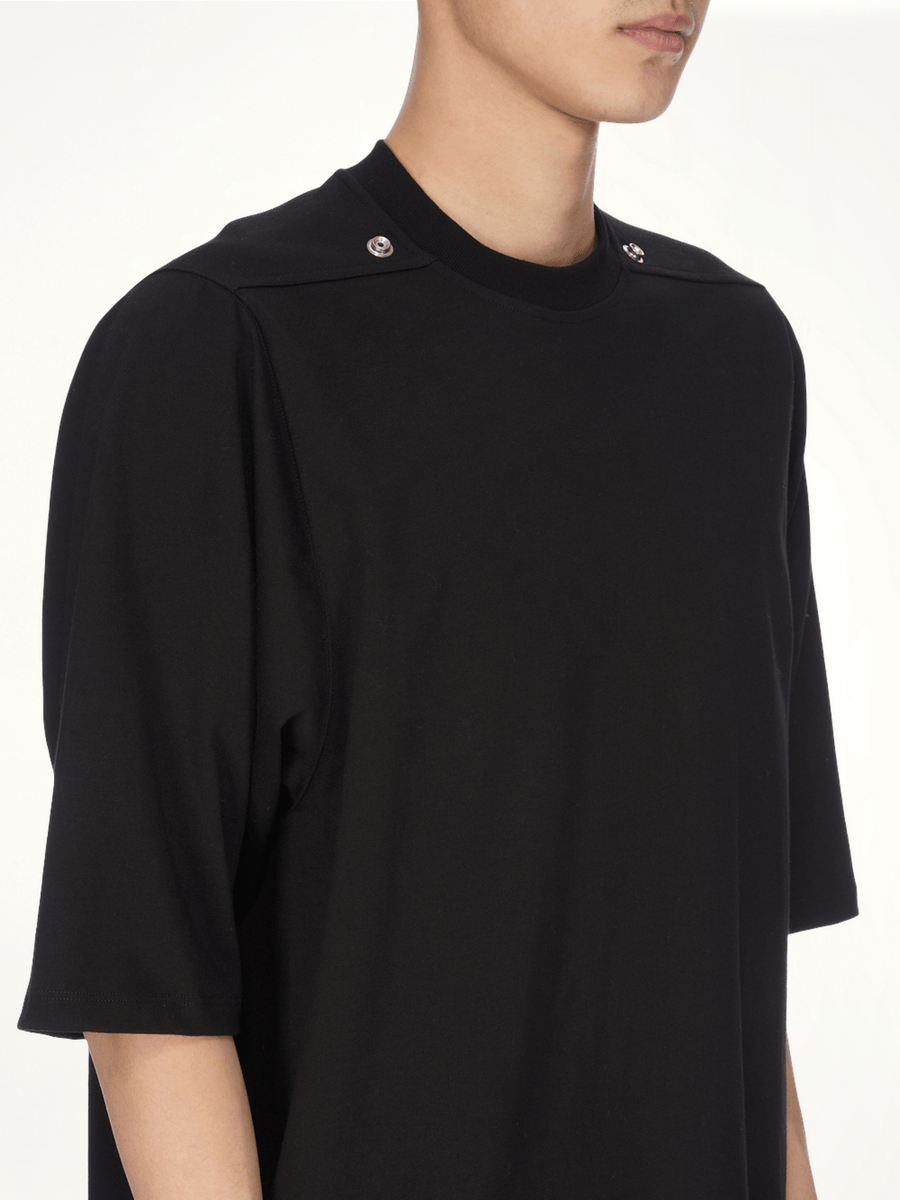Jumbo SS Rivet T-Shirt in Black