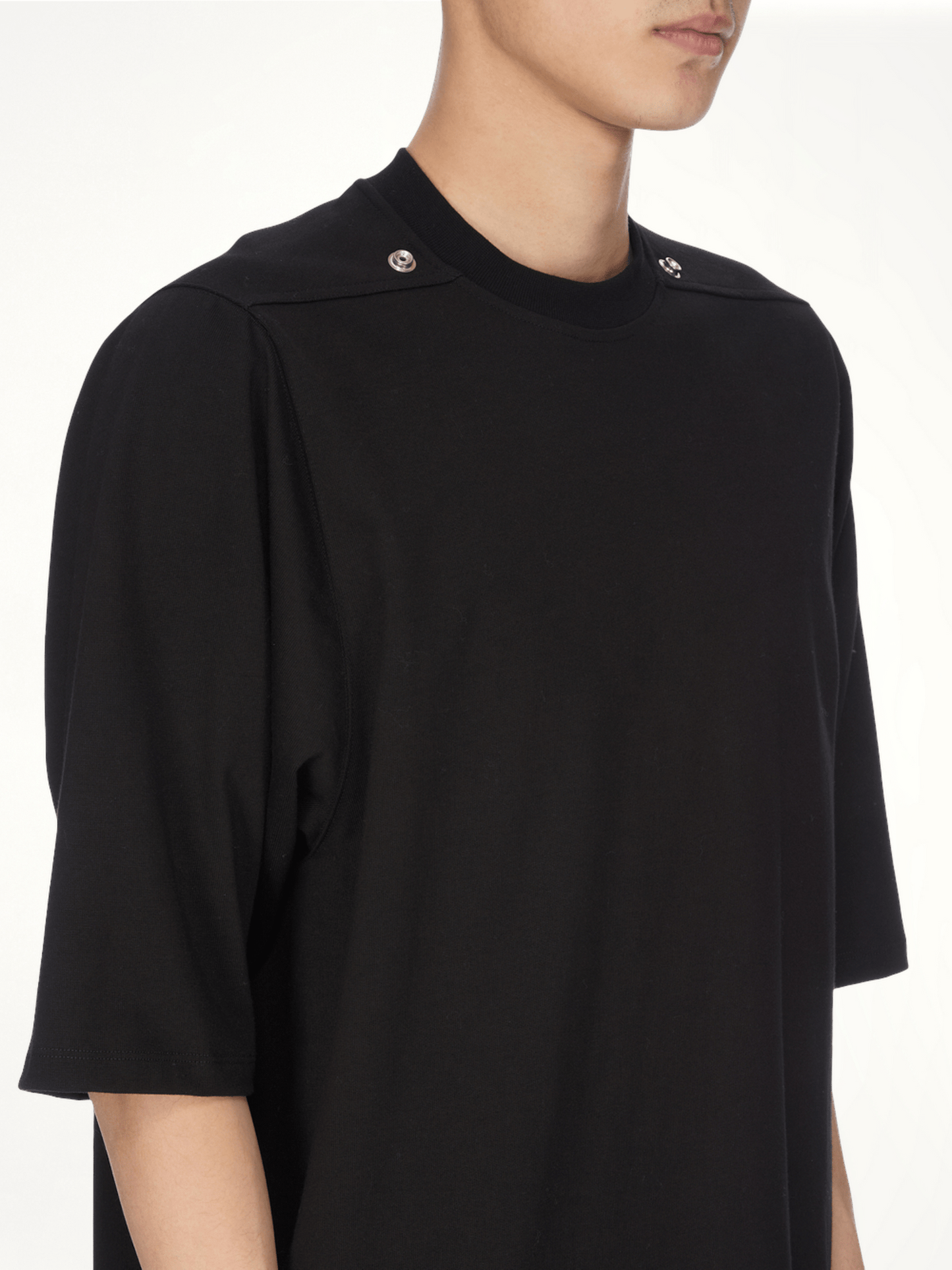 Jumbo SS Rivet T-Shirt in Black