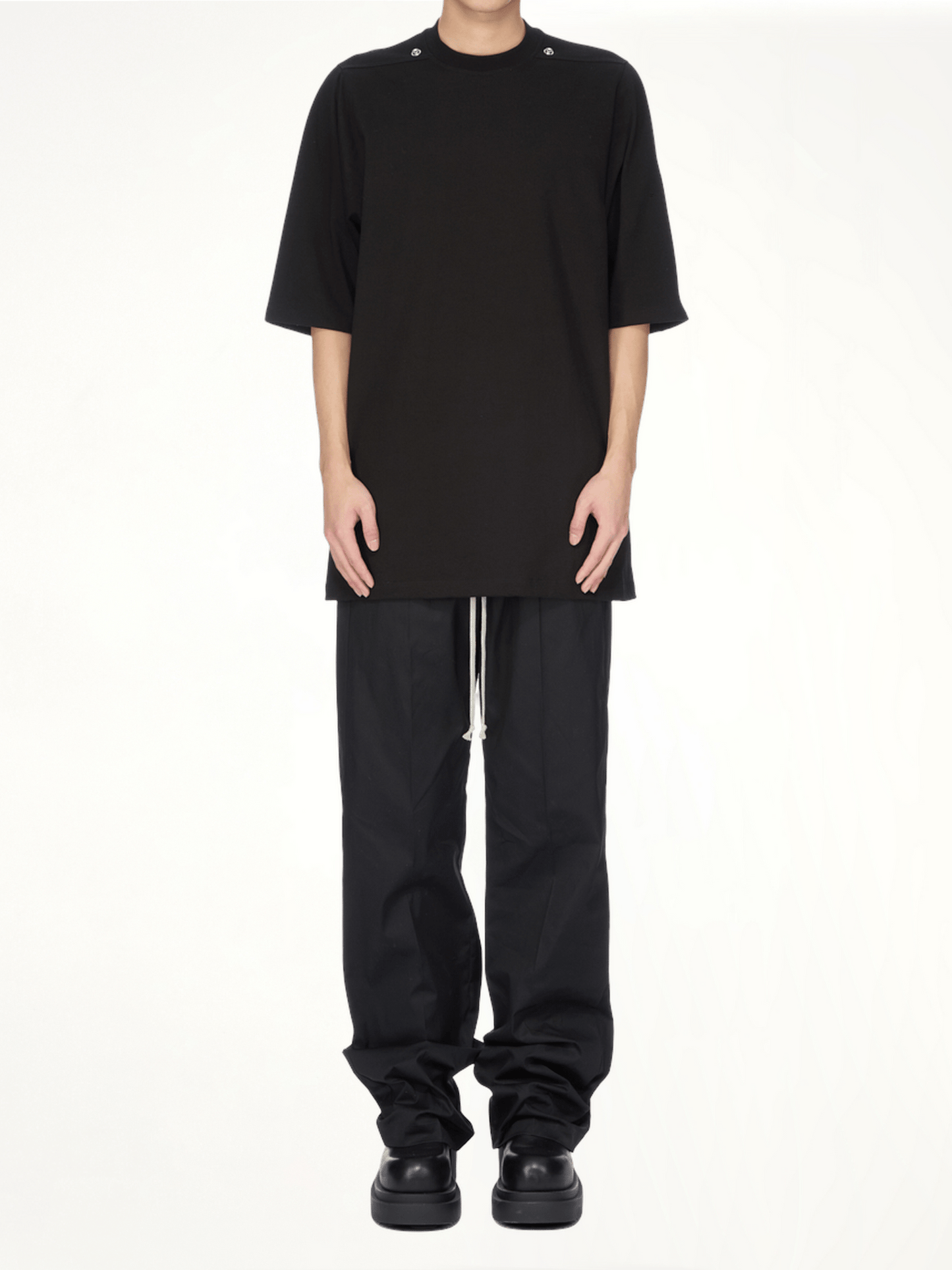 Jumbo SS Rivet T-Shirt in Black