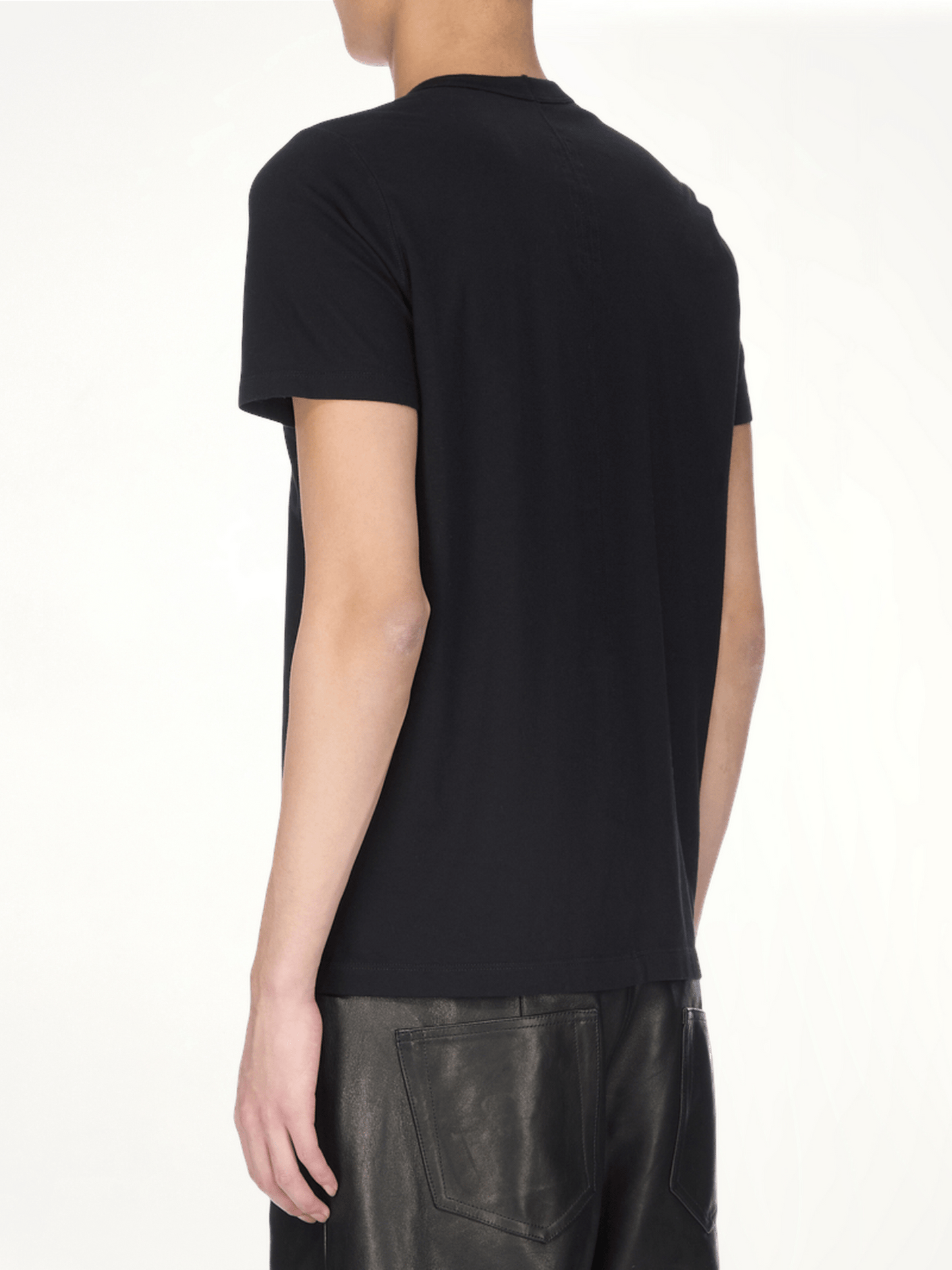 Short Level T-Shirt in Black