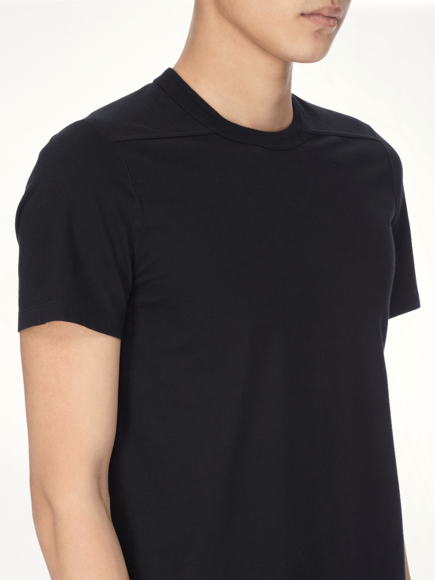 Short Level T-Shirt in Black