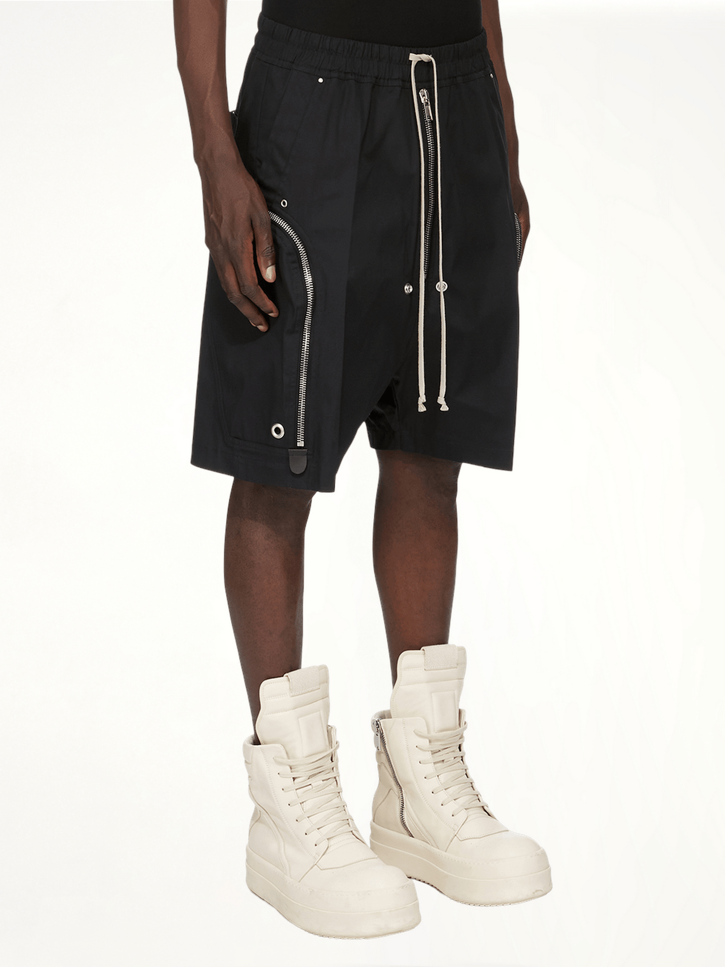 Bauhaus Bela in Black