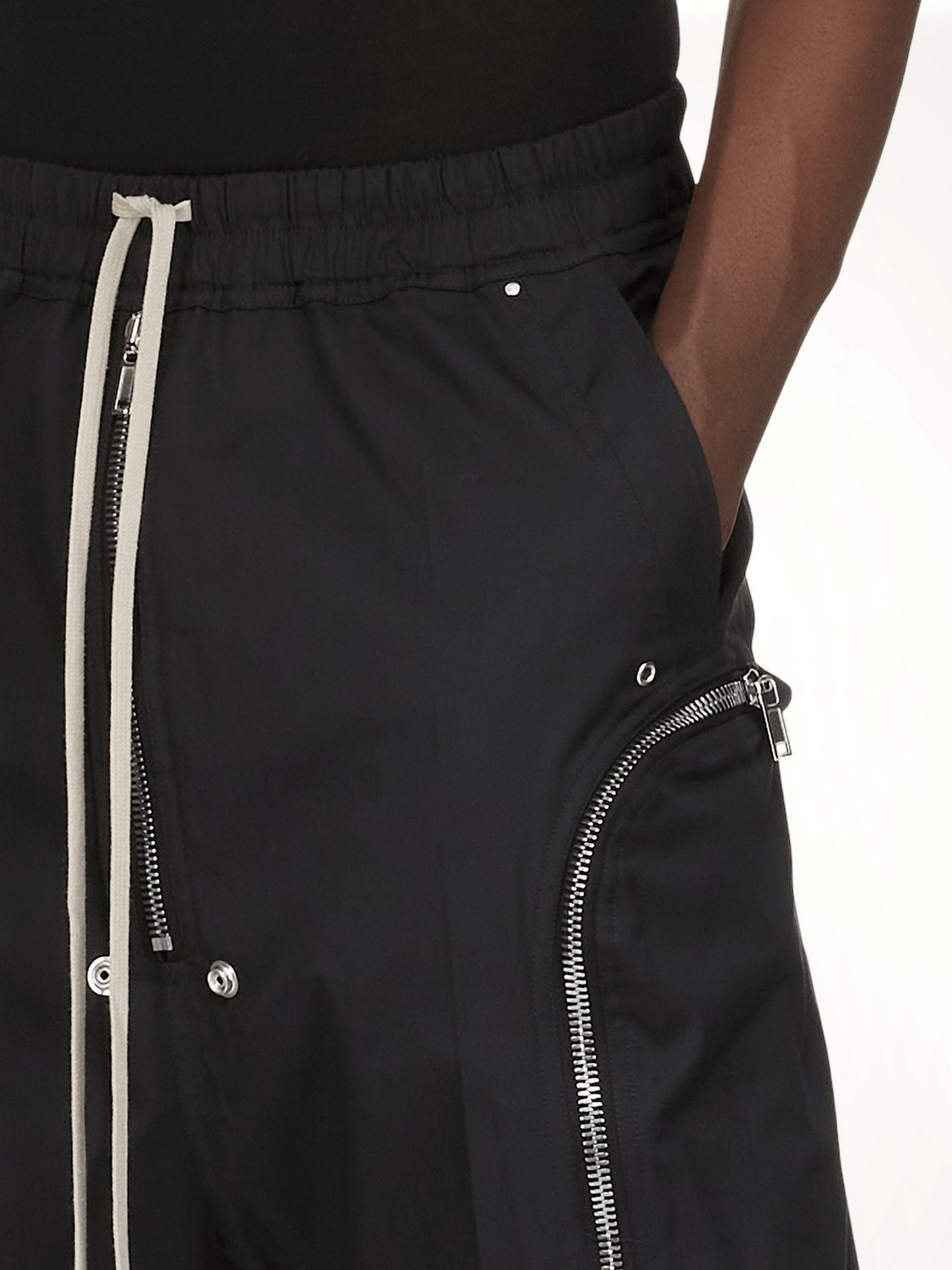 Bauhaus Bela in Black