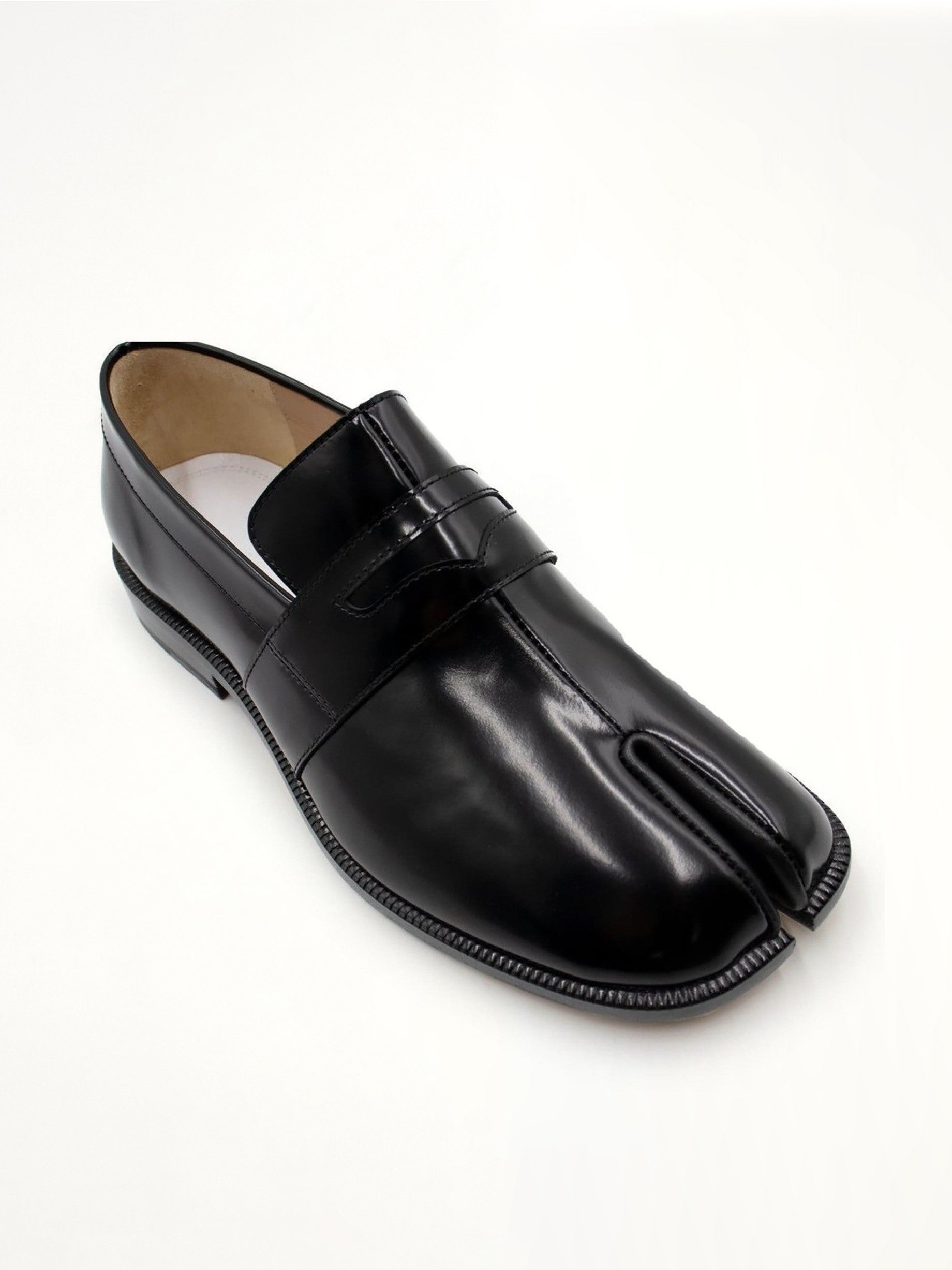 Tabi Loafers in Black