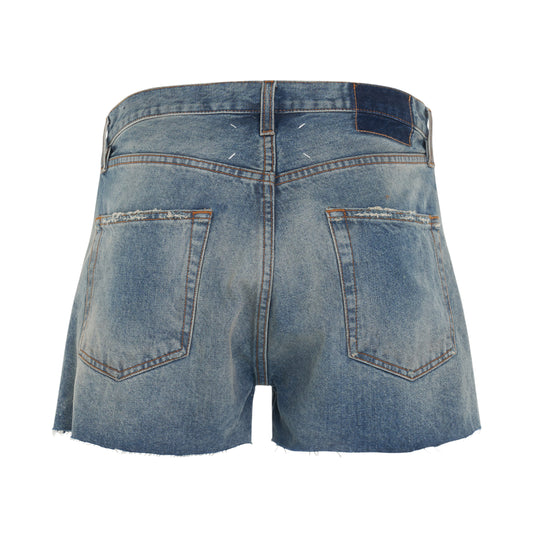 Denim Shorts in Light Wash