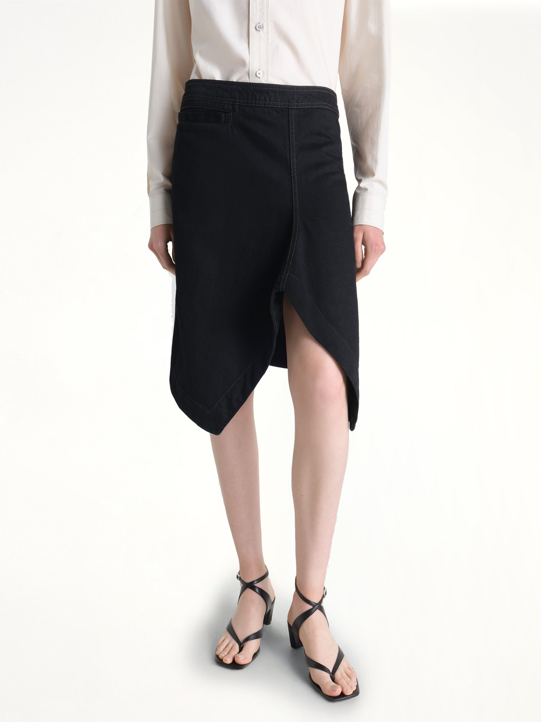 Asymmetric Short Skirt in Black
