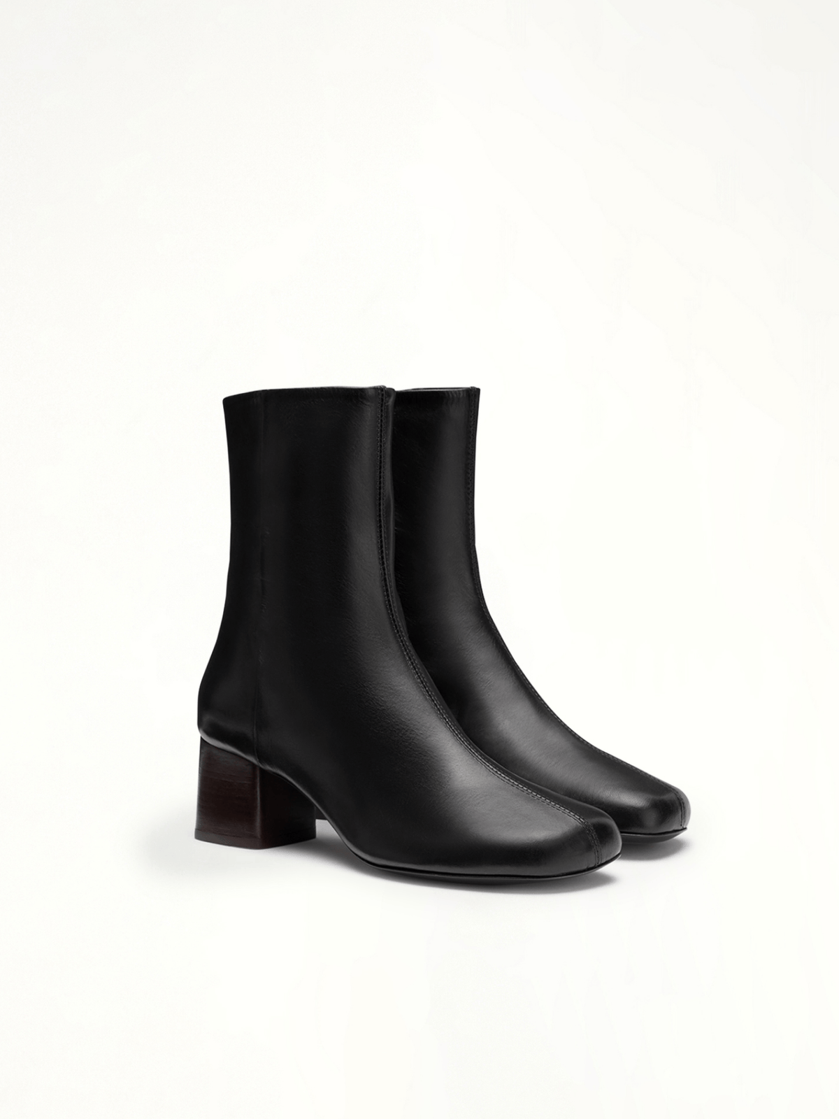 Anatomic Boots H55 in Black Front View | LEMAIRE