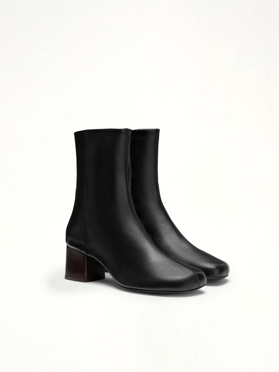 Anatomic Boots H55 in Black Front View | LEMAIRE