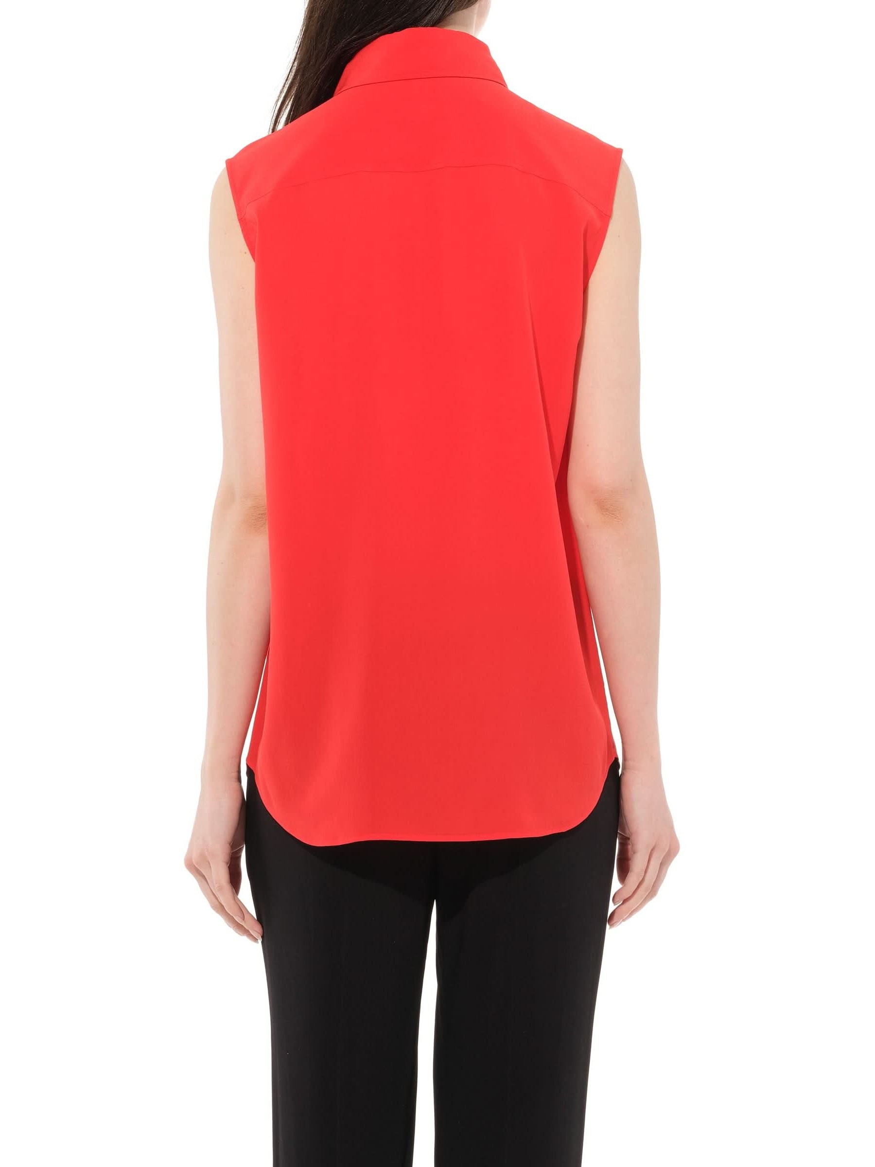 레드 민소매 셔츠