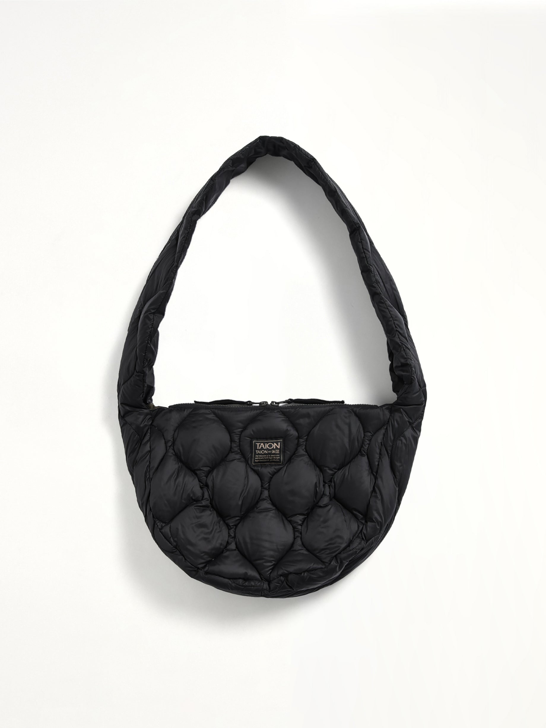 Military Banana Shoulder Down Bag M in Black